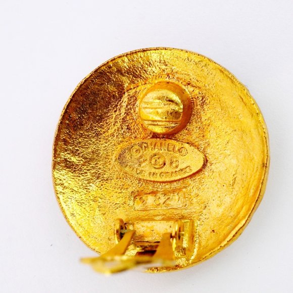 CHANEL Gold Earrings - Picture 5 of 7